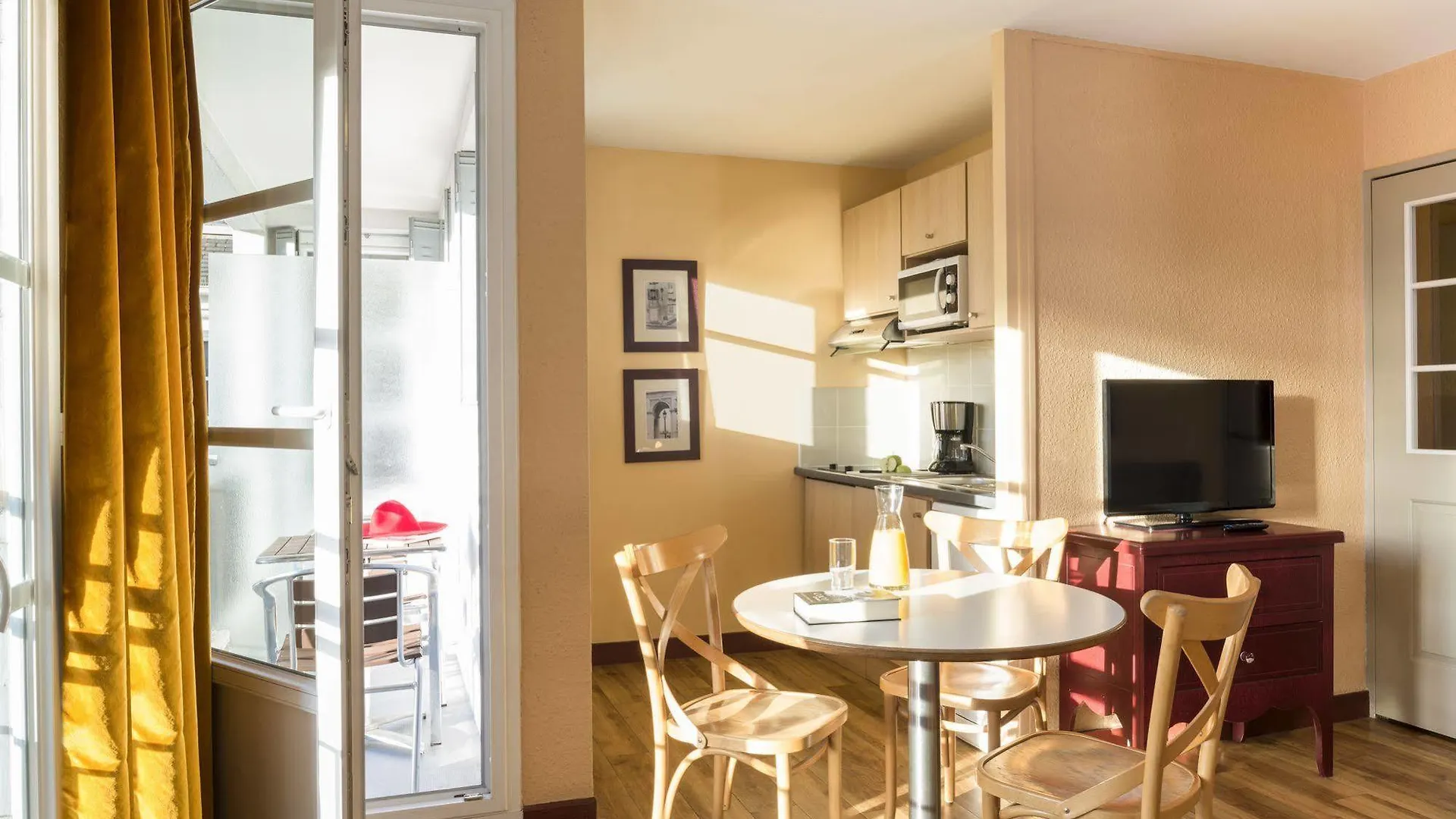 Aparthotel Adagio Paris Montmartre