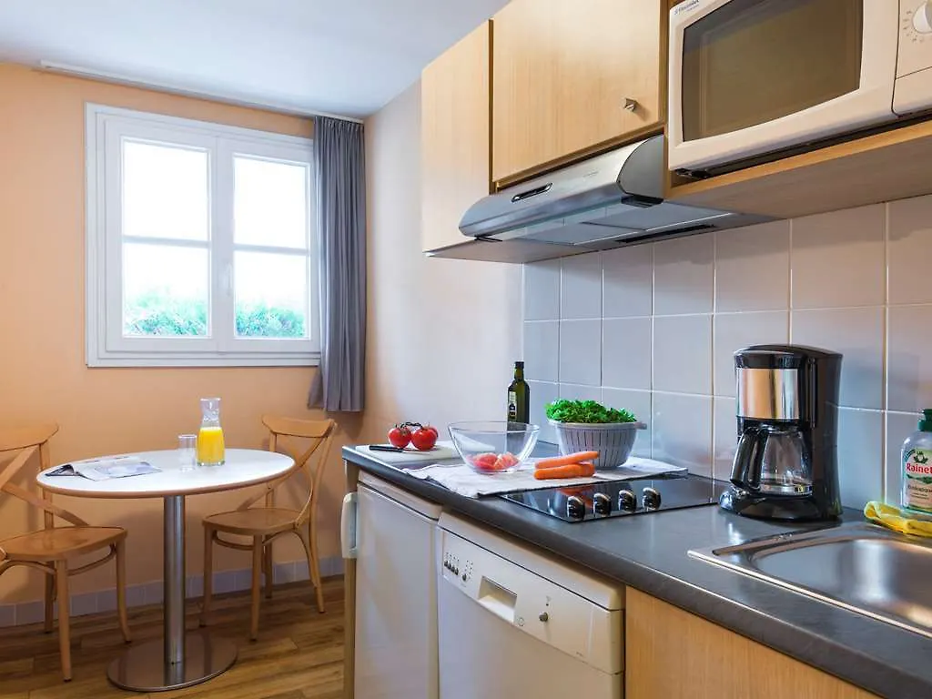 Aparthotel Adagio Paris Montmartre 4*,